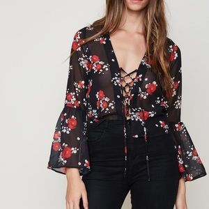Flynn Skye Boston top in rose cluster
